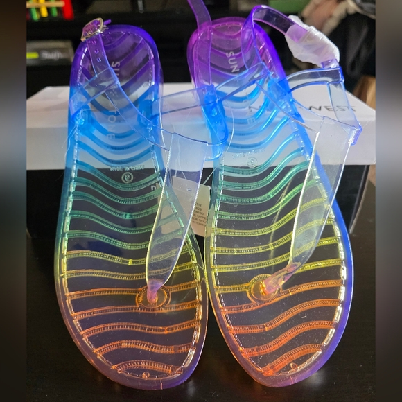 Sun + Stone Kristi 2 thong slingback jelly sandals with a rainbow gradient Sz 6 - Picture 2 of 3